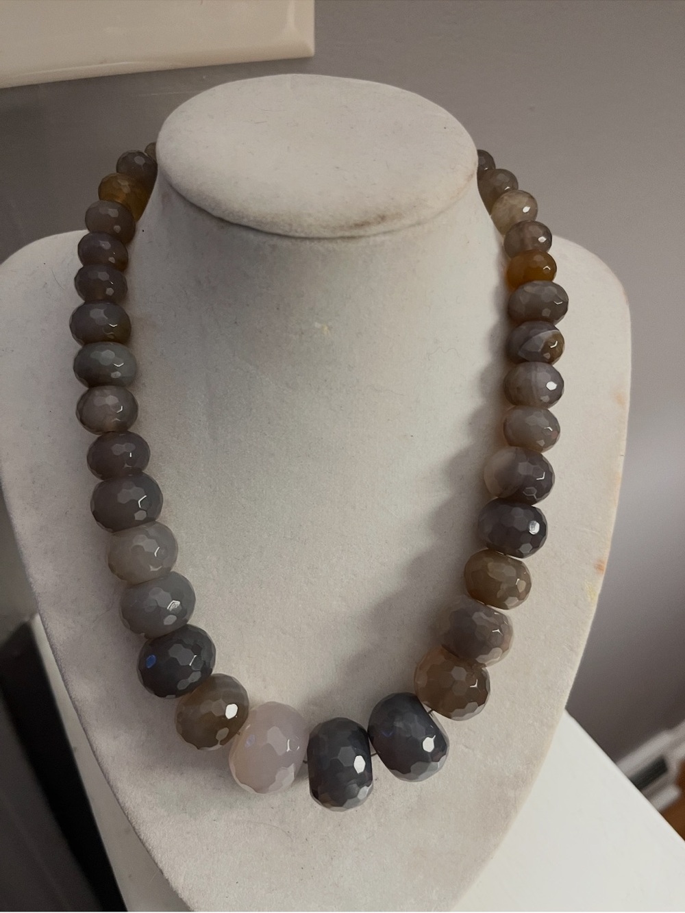 Artisan Natural Graduated Faceted Agate Bead Sterling Silver Clasp Necklace